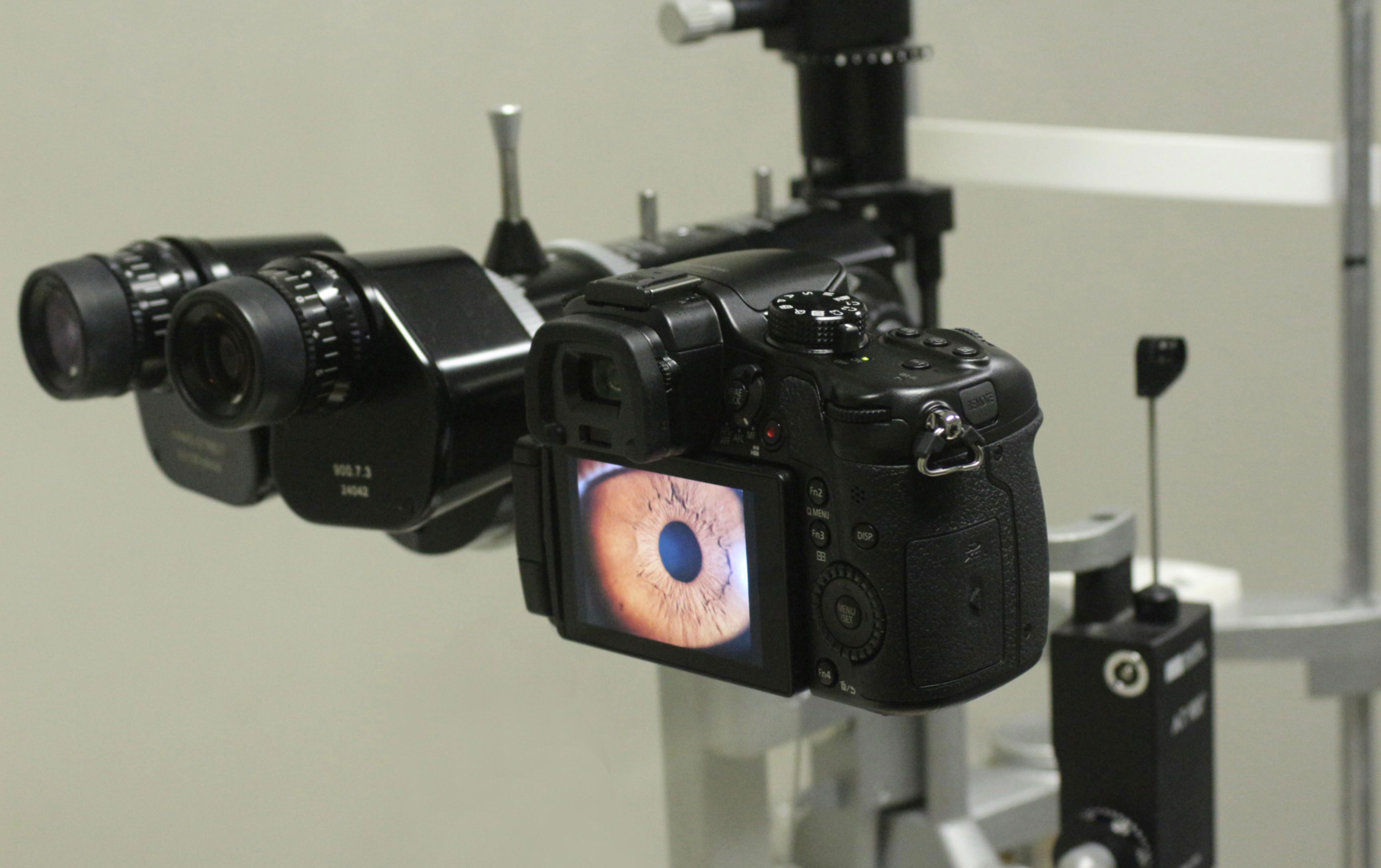 mirrorless SLR camera / microscope adapter